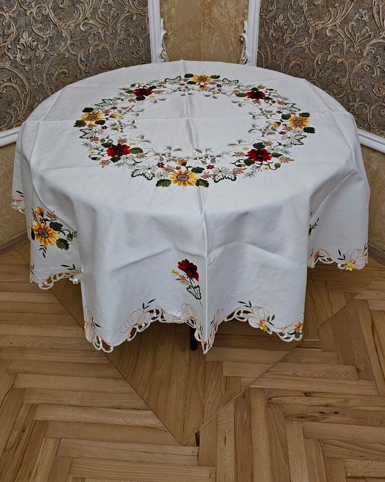 Кругла скатертина 